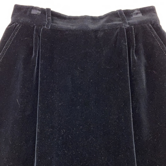 CHRISTIAN DIOR Vintage Velvet 2-piece Skirt Suit with Peplum Jacket - Picture 13 of 16